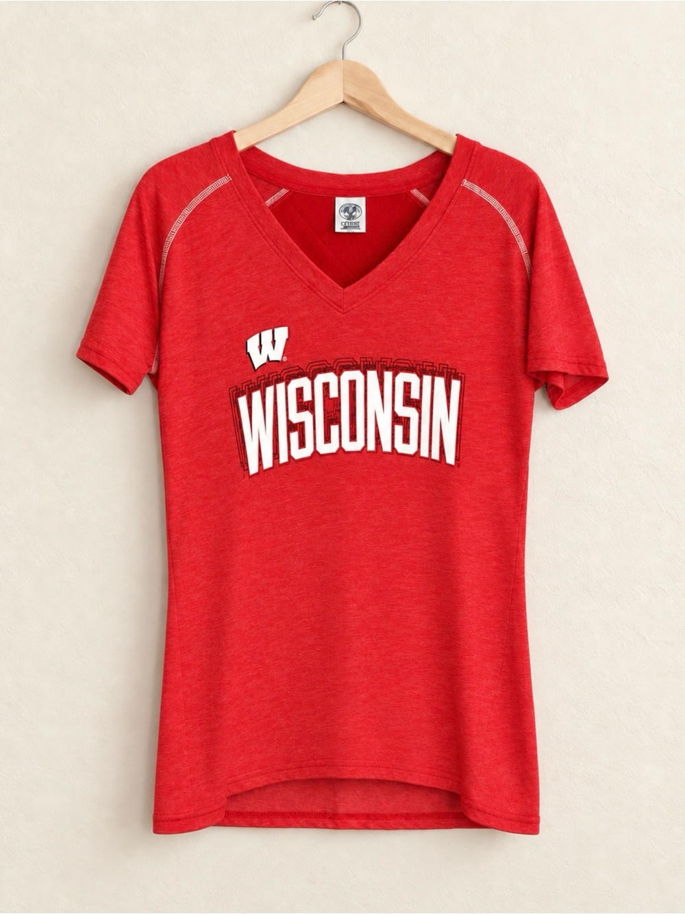 Wisconsin Badgers Women's Red College V-Neck Short Sleeve T-Shirt XL